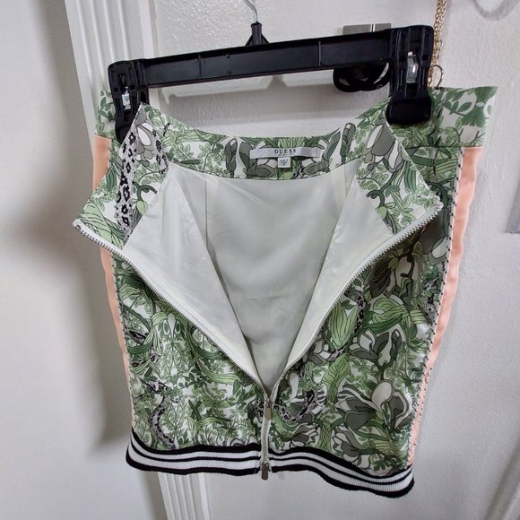 GUESS Womens Snake In The Garden Scuffy Reese Skirt Size 6 Silky Smooth Cute - Picture 7 of 10